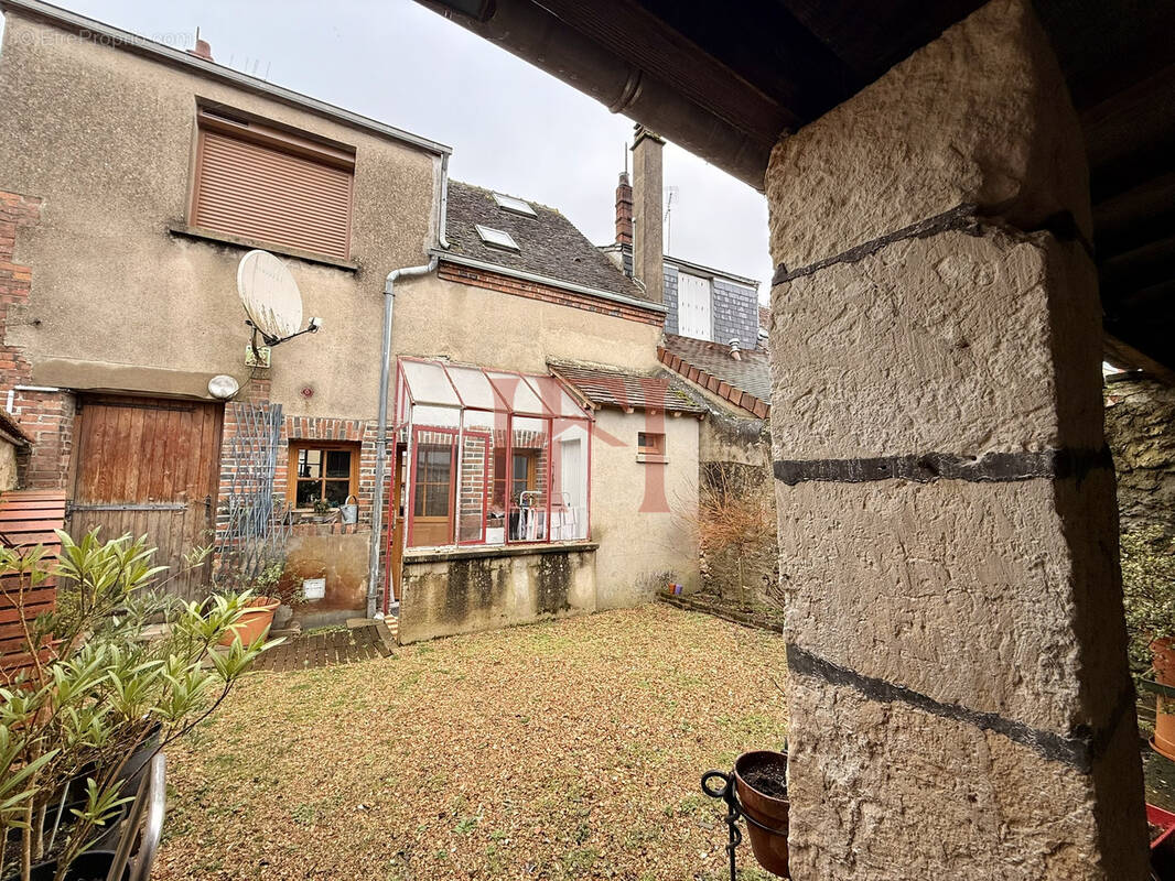 Maison à CLOYES-SUR-LE-LOIR