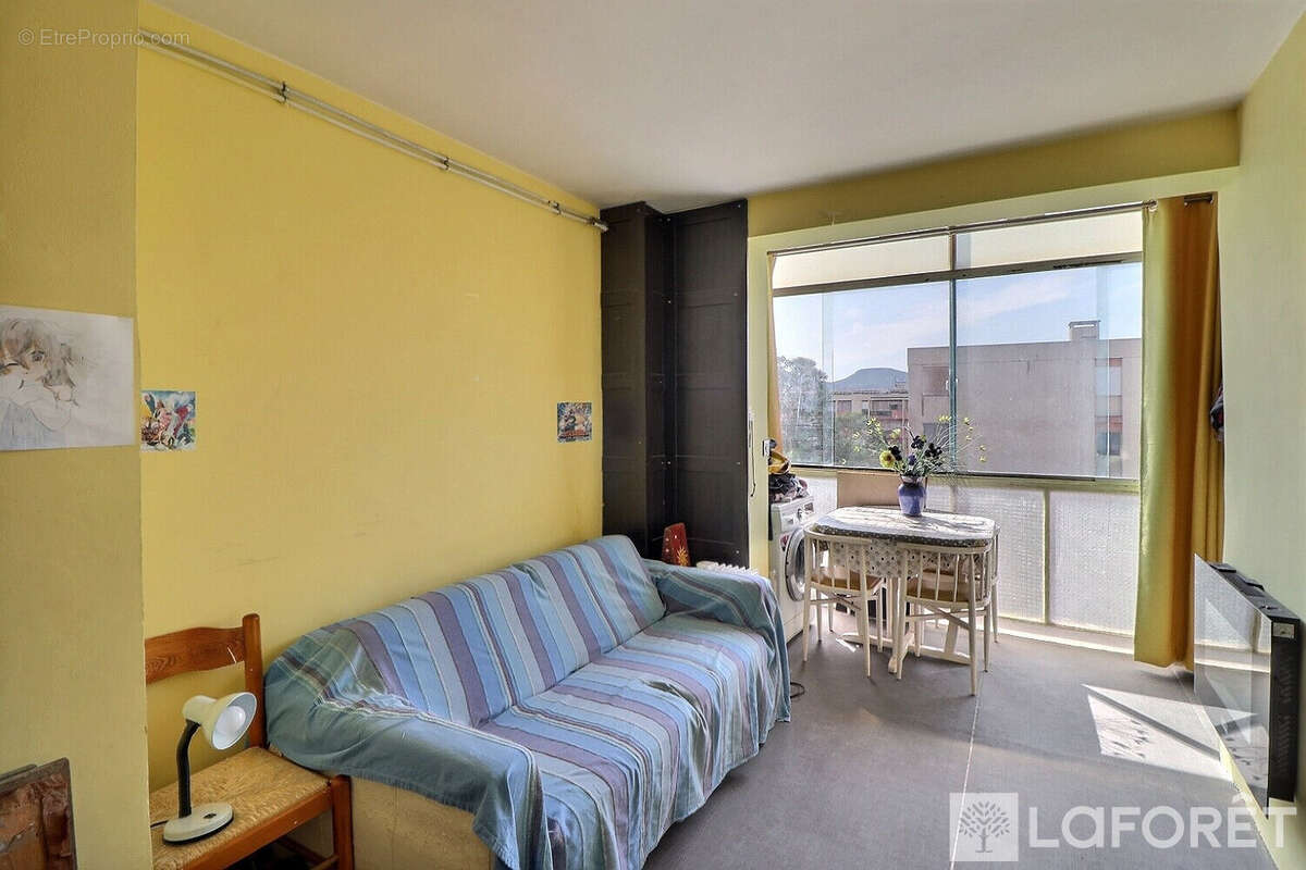 Appartement à HYERES