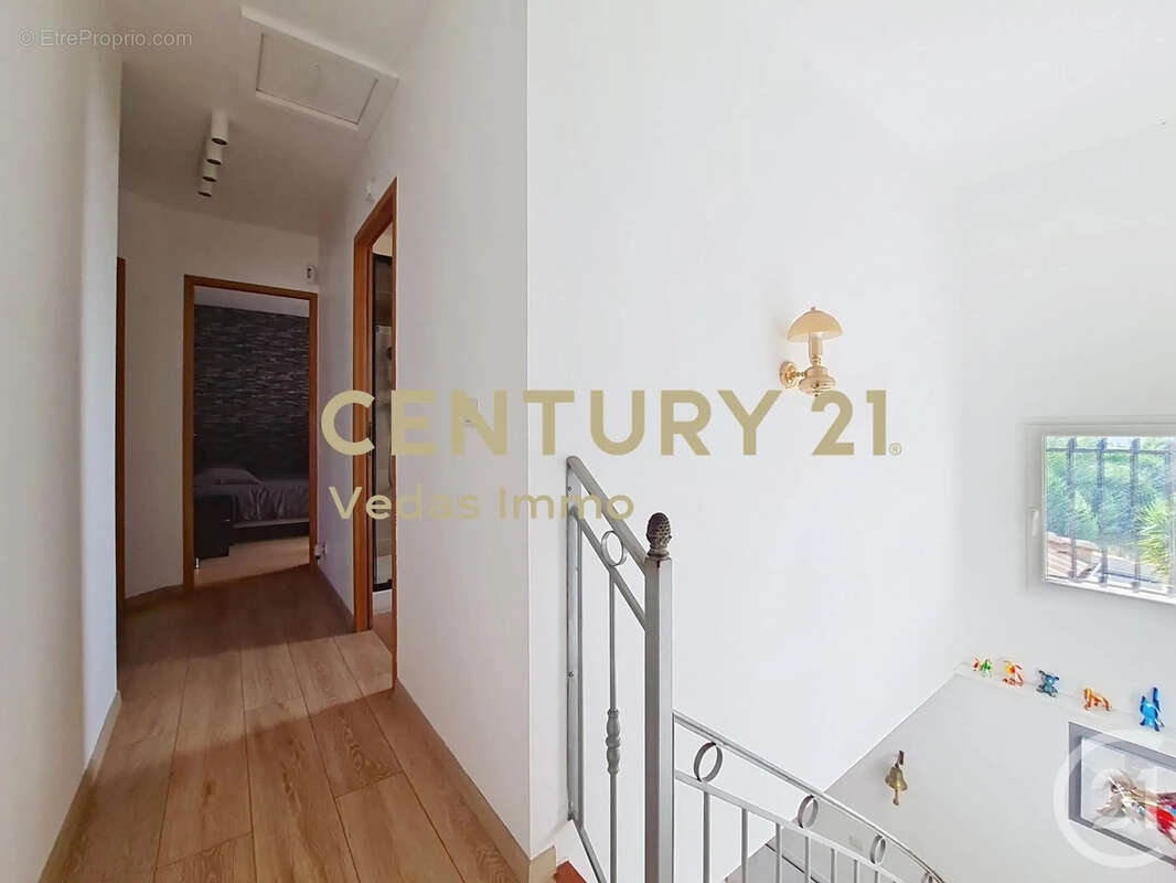 Maison 128 m² à Gigean  - photo 14