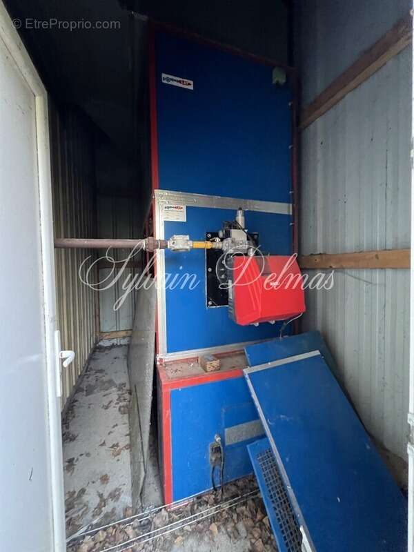 Commerce à NAZELLES-NEGRON