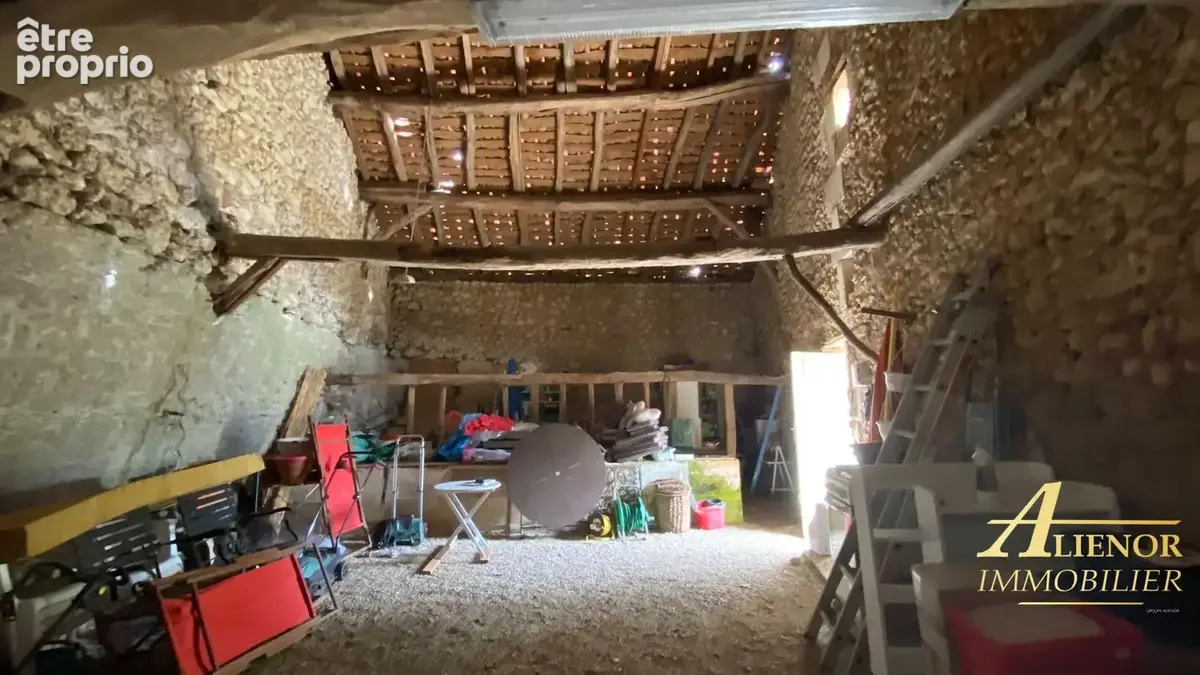 Maison de caractère en pierre avec grange - Bourdeilles 24310 - photo 17