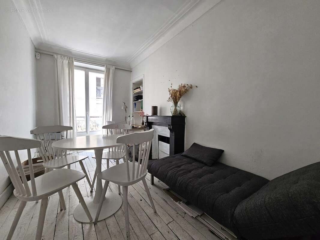 Studio étage - Autre à PARIS-11E