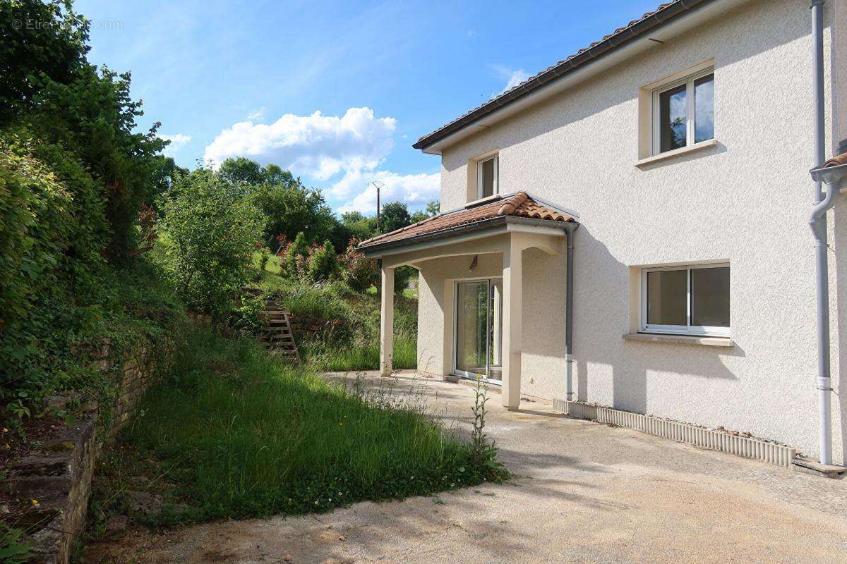 Maison à POUILLEY-LES-VIGNES