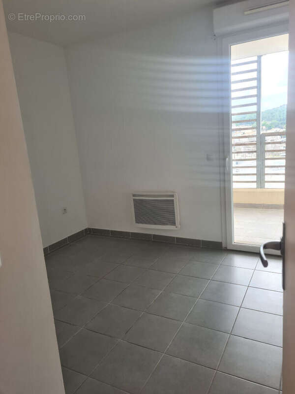 Appartement à SEPTEMES-LES-VALLONS