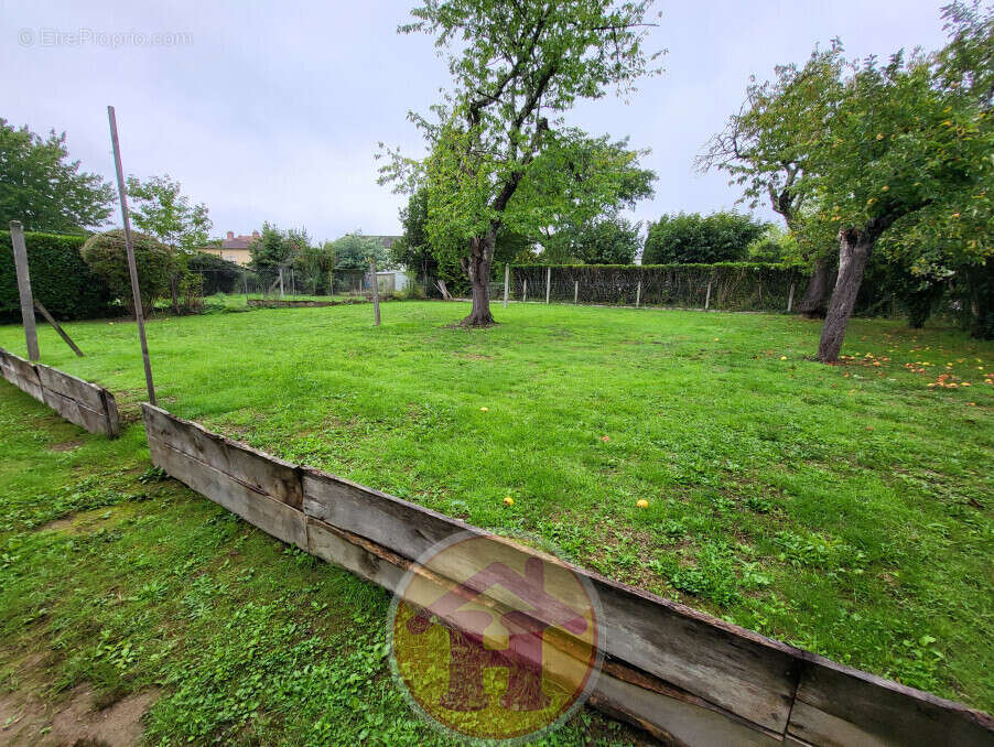 Maison à SAINT-JUNIEN