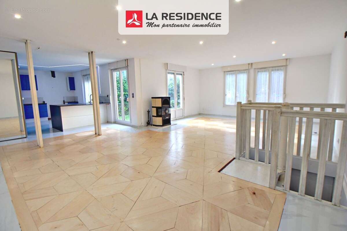 Maison 145 m² à Jouy-Mauvoisin  - photo 4
