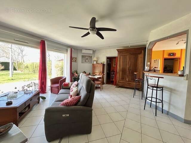 Maison à SAINT-ETIENNE-DE-TULMONT