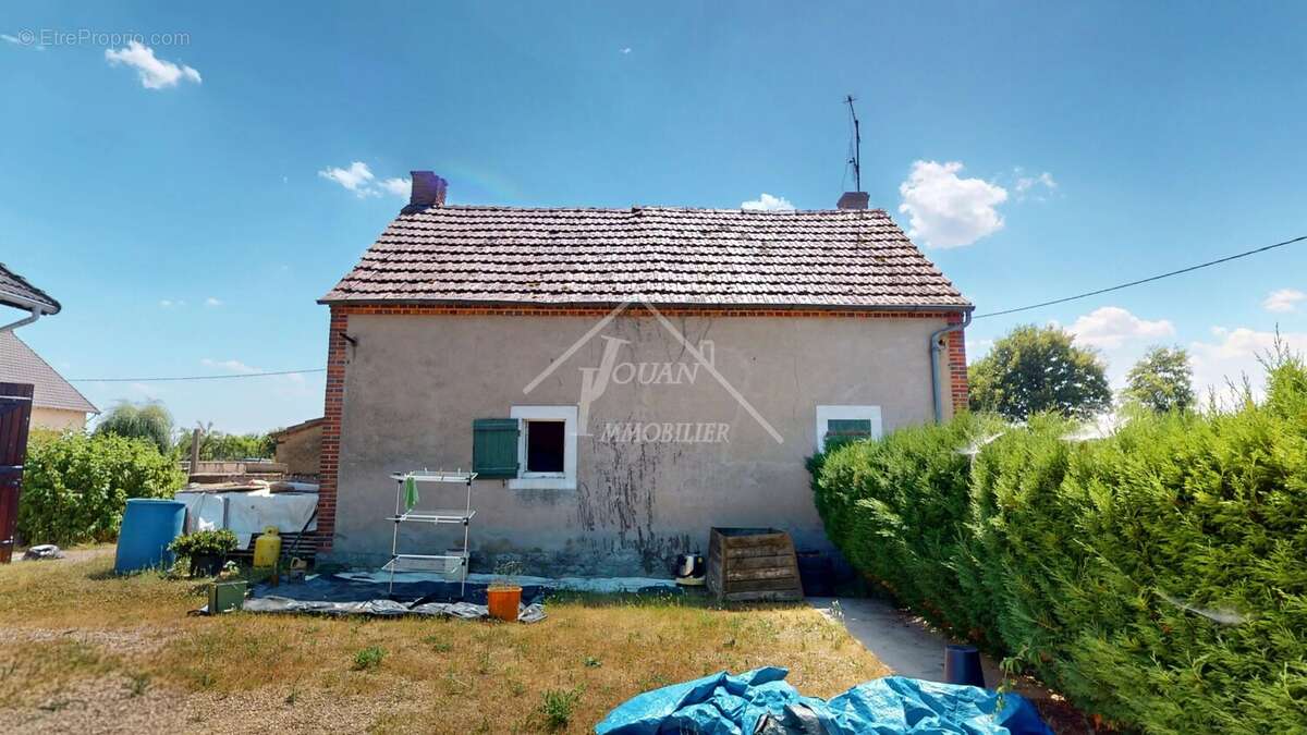Maison a renover avec garage - photo 12