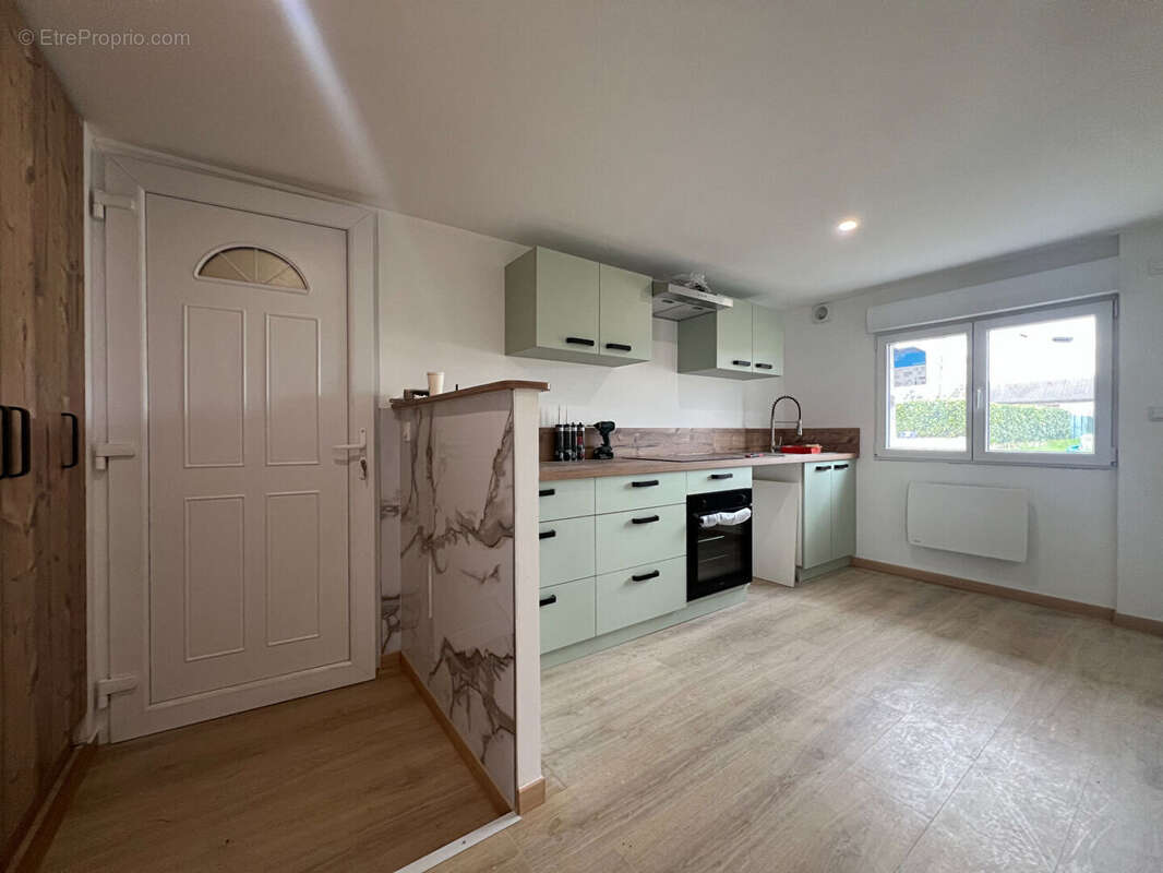 Appartement à VEZERONCE-CURTIN