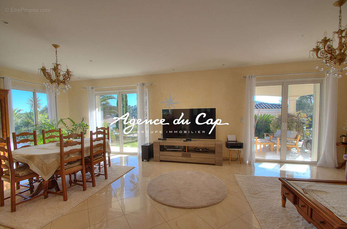 Villa valescure 7 pieces de 204m² avec appartement independant - photo 10