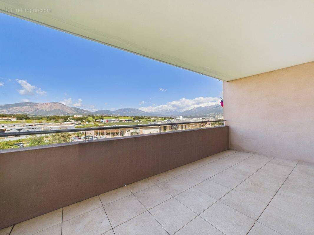 Appartement à SARROLA-CARCOPINO