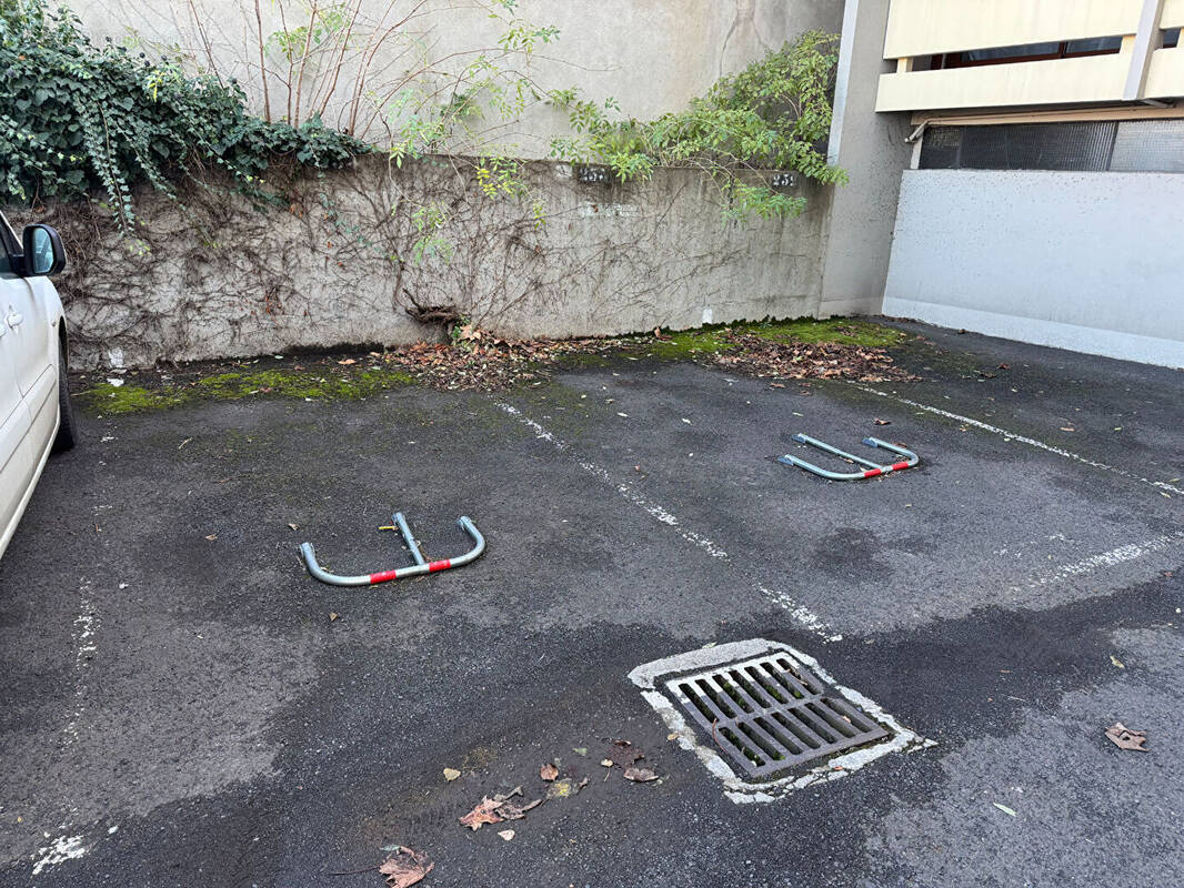 Parking à CLERMONT-FERRAND