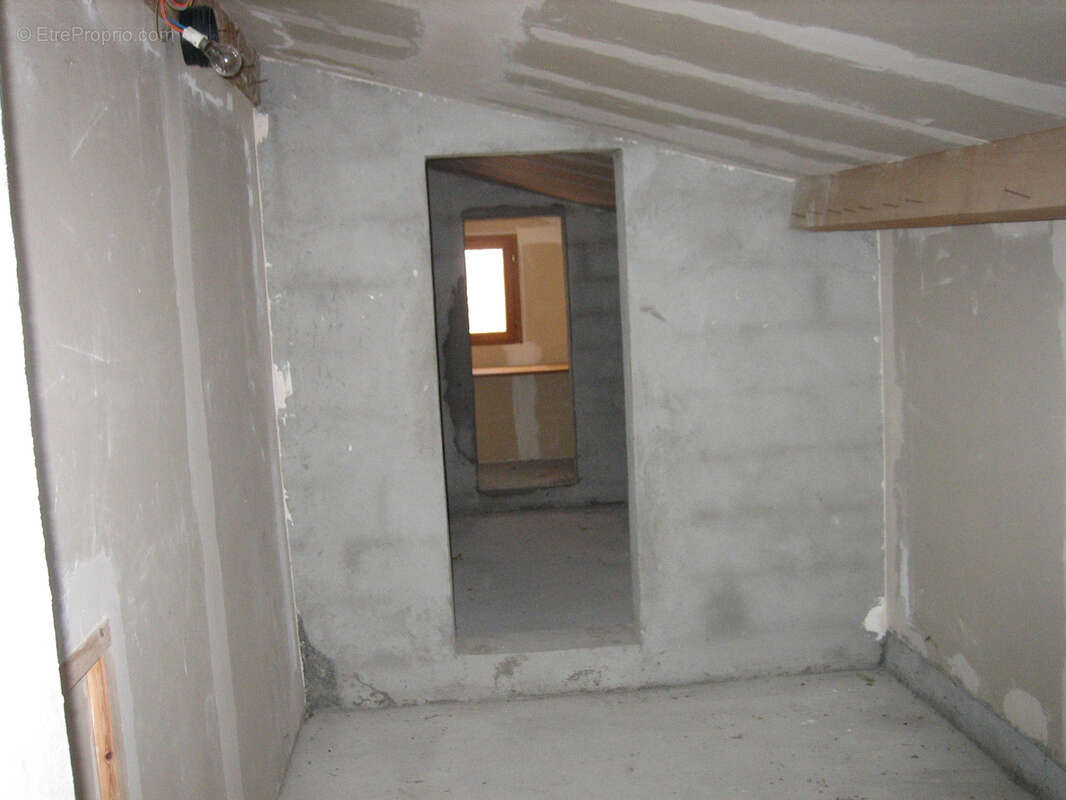 Maison à LARAGNE-MONTEGLIN