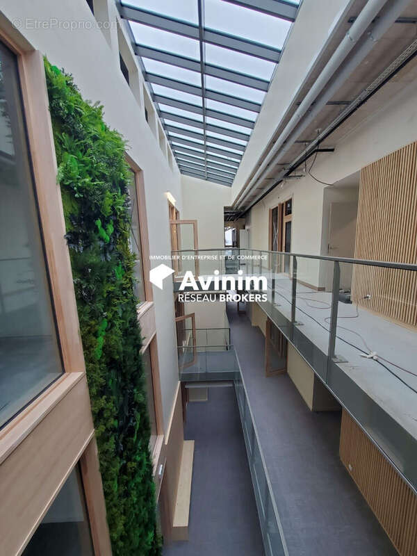 Commerce 131 m² à Annecy-Le-Vieux  - photo 4