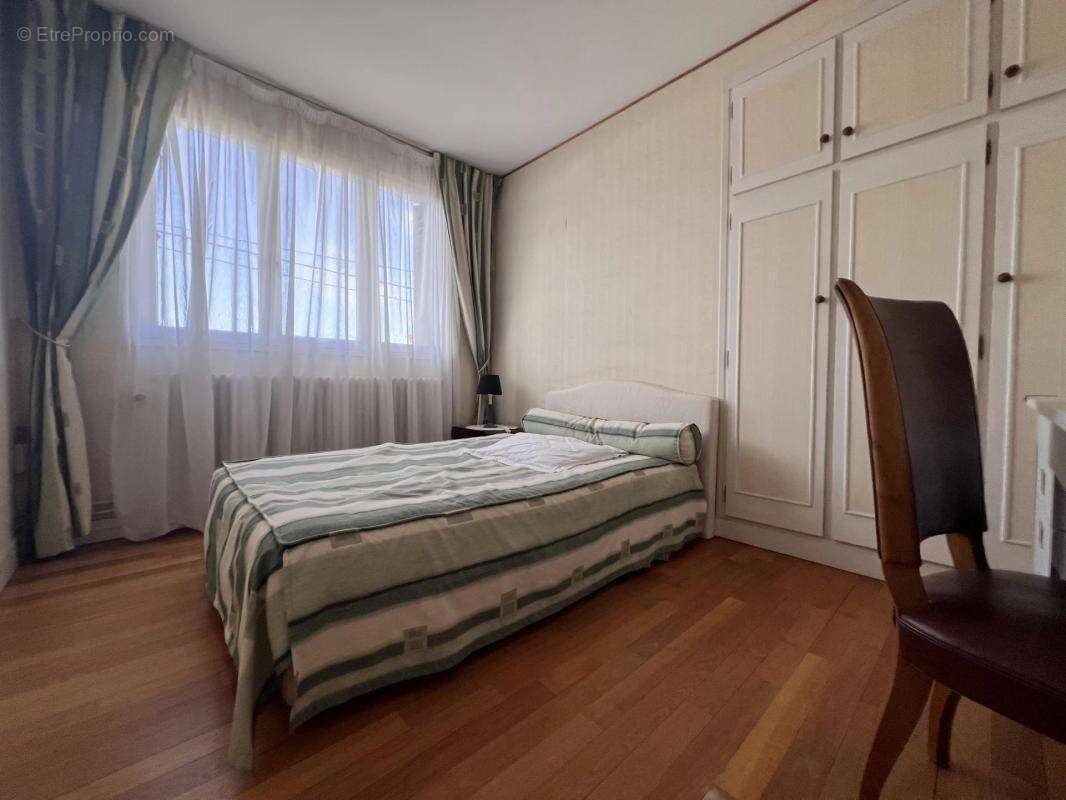 Maison à LES CLAYES-SOUS-BOIS