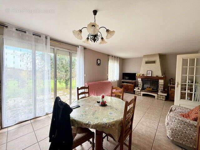 Photo 5 - Maison à MONTCEAUX-LES-PROVINS