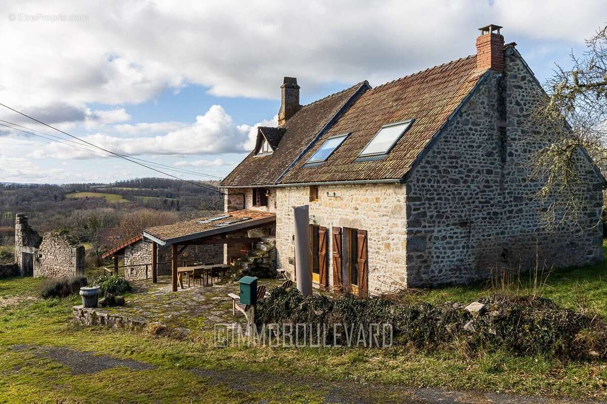 Maison à SAINT-SILVAIN-SOUS-TOULX