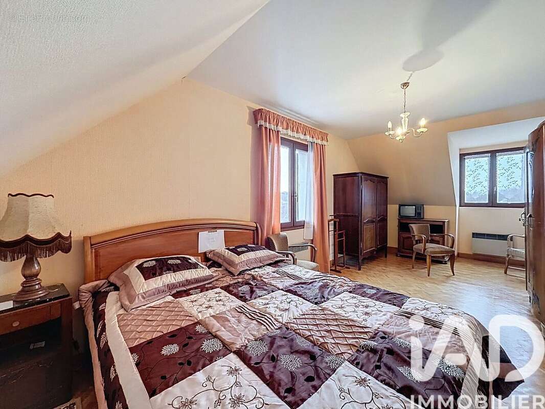 Maison 180 m² à Treignac  - photo 9
