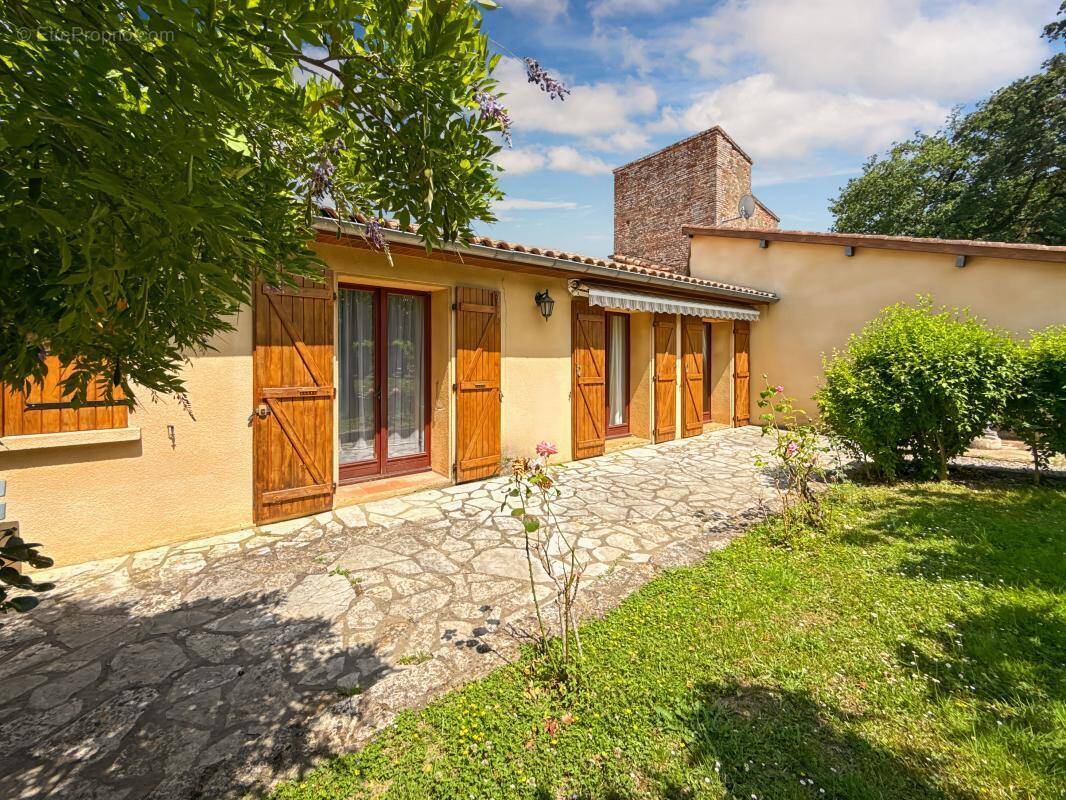 Maison à SEGOUFIELLE