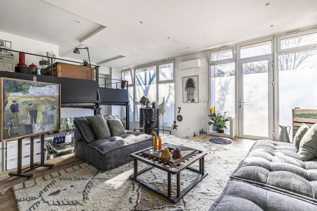 Appartement à COURBEVOIE