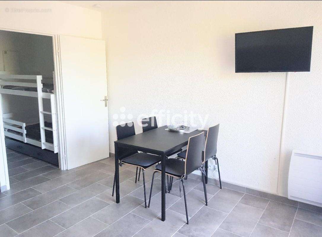 Appartement à MAUGUIO
