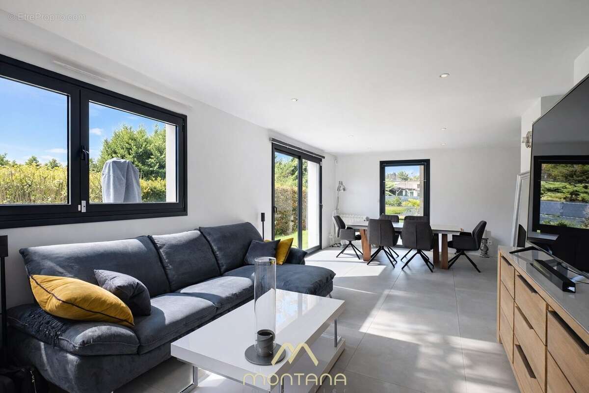 Maison à ARS-SUR-MOSELLE