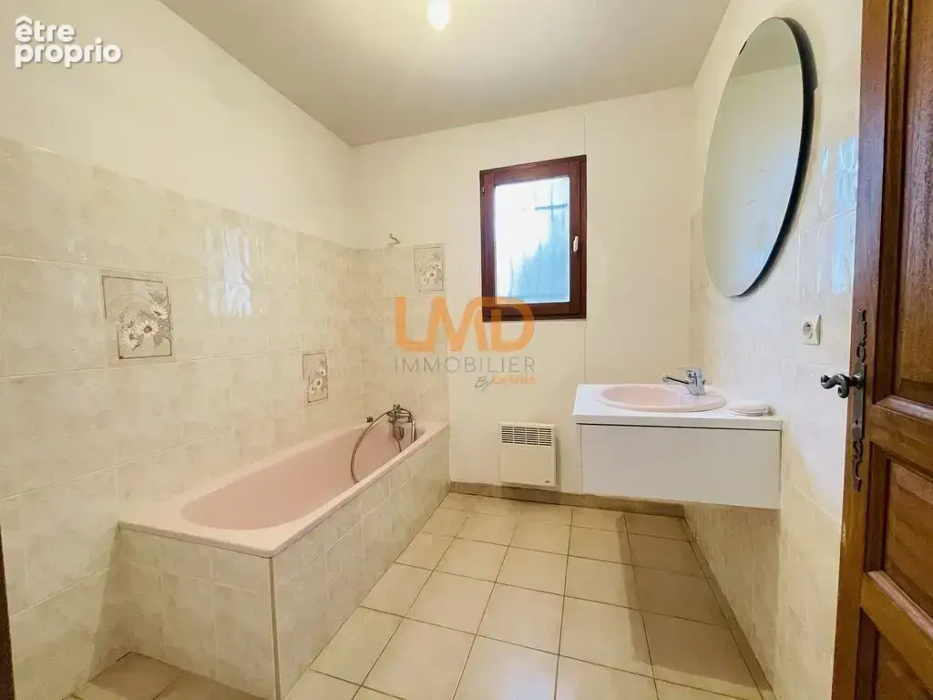 Propriété T5 avec piscine, parc, garages - photo 19