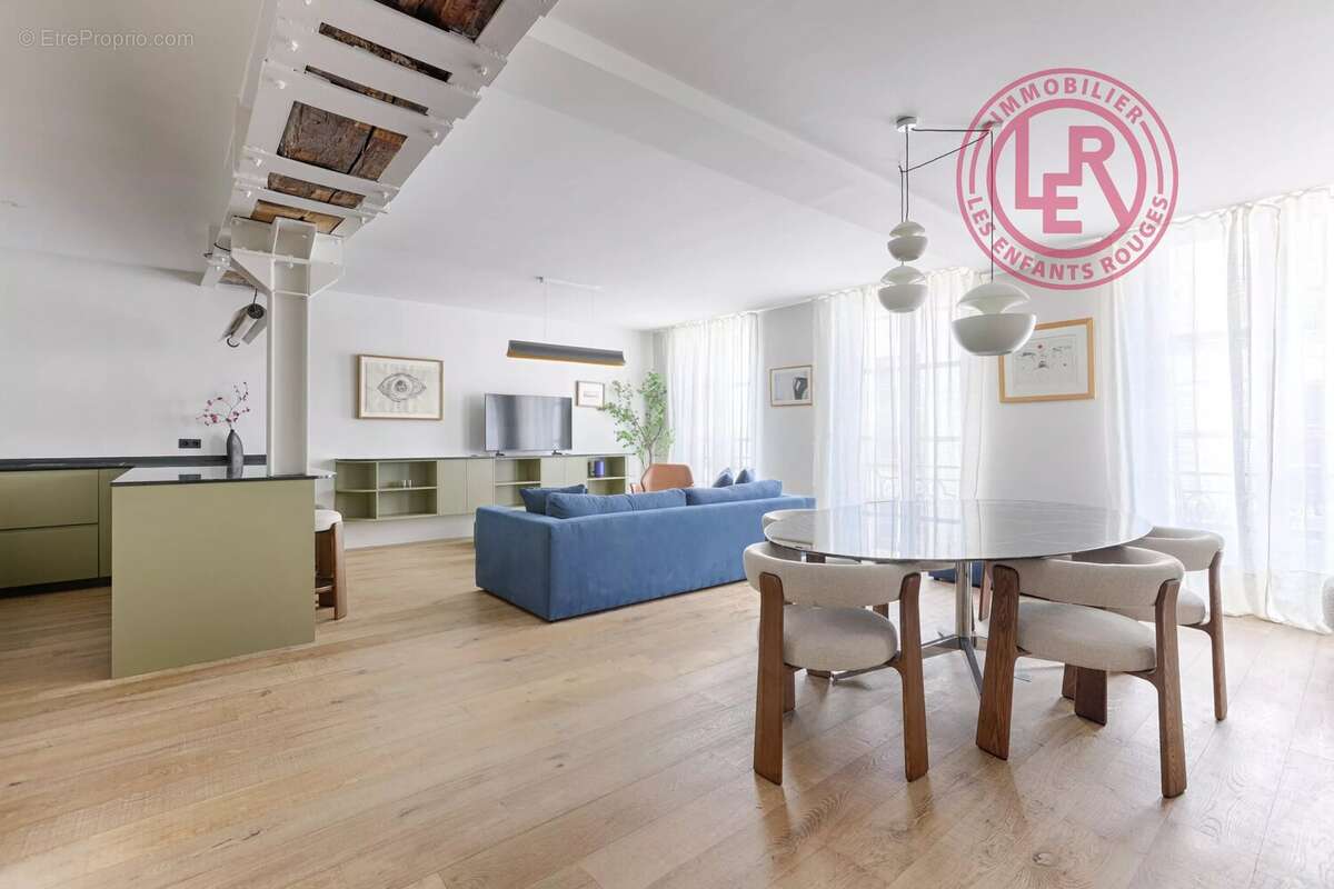 Appartement à PARIS-3E