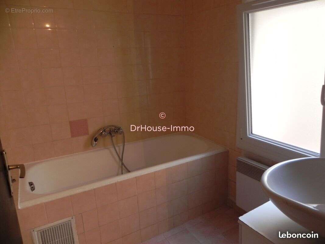 Appartement à LE LUC