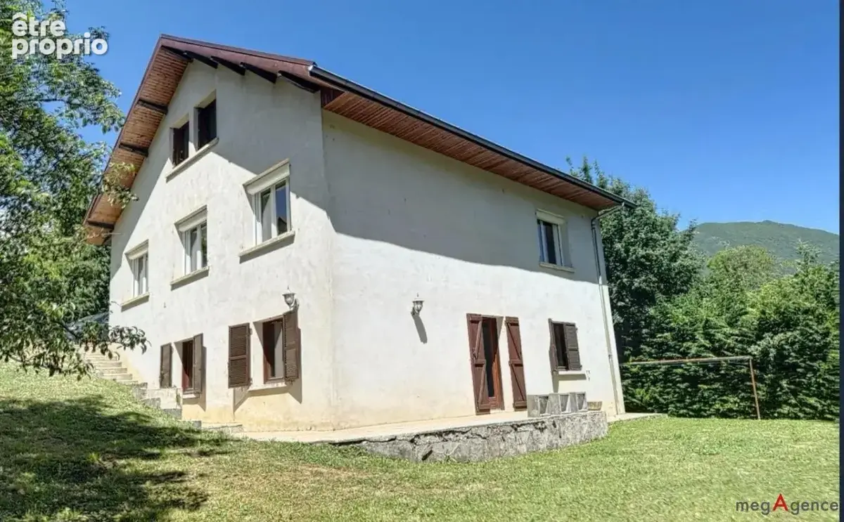 Maison familiale de 221 m² sur 1 800 m² de terrain - photo 5