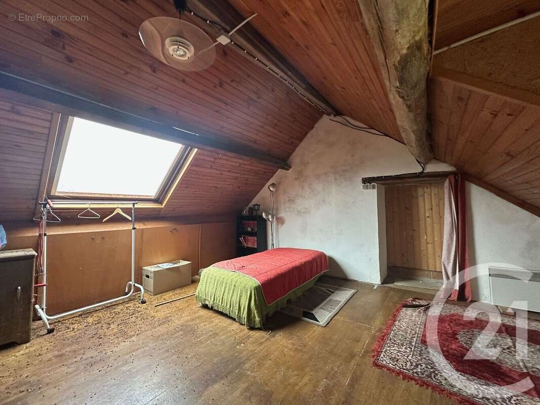 Maison à MONTREUILLON