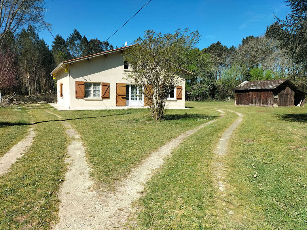 Maison à ROQUEFORT