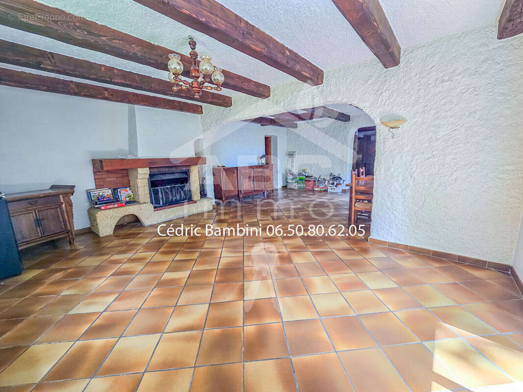 Maison à SAINT-MAXIMIN-LA-SAINTE-BAUME