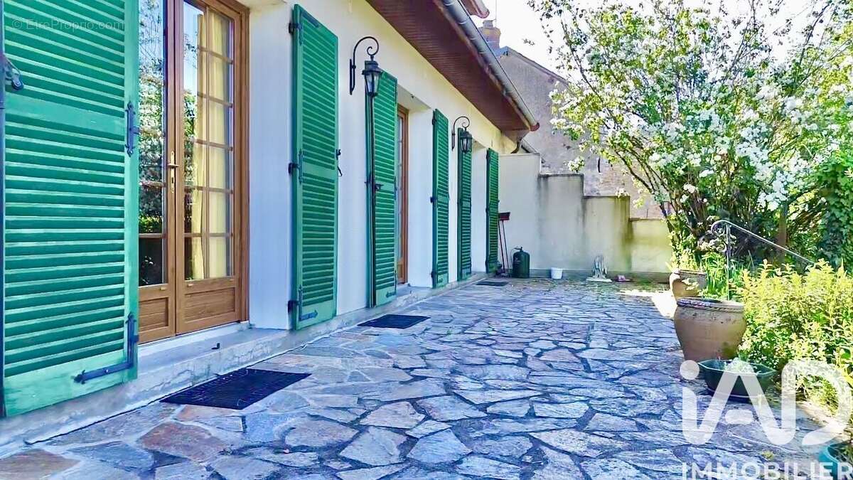 Maison 122 m² à Saint-Pierre-De-Fursac  - photo 2