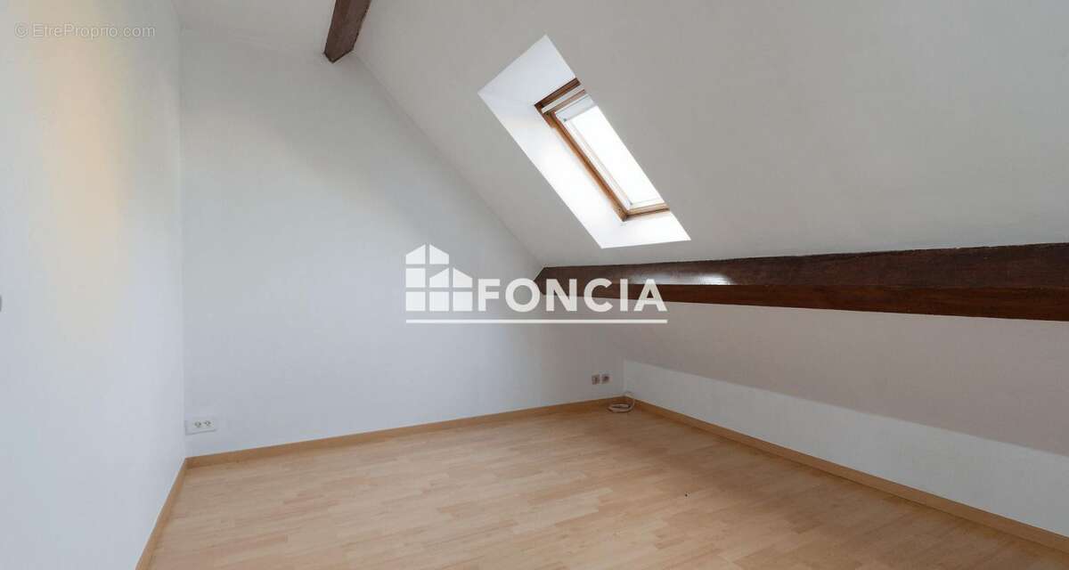 Appartement à VERT-SAINT-DENIS