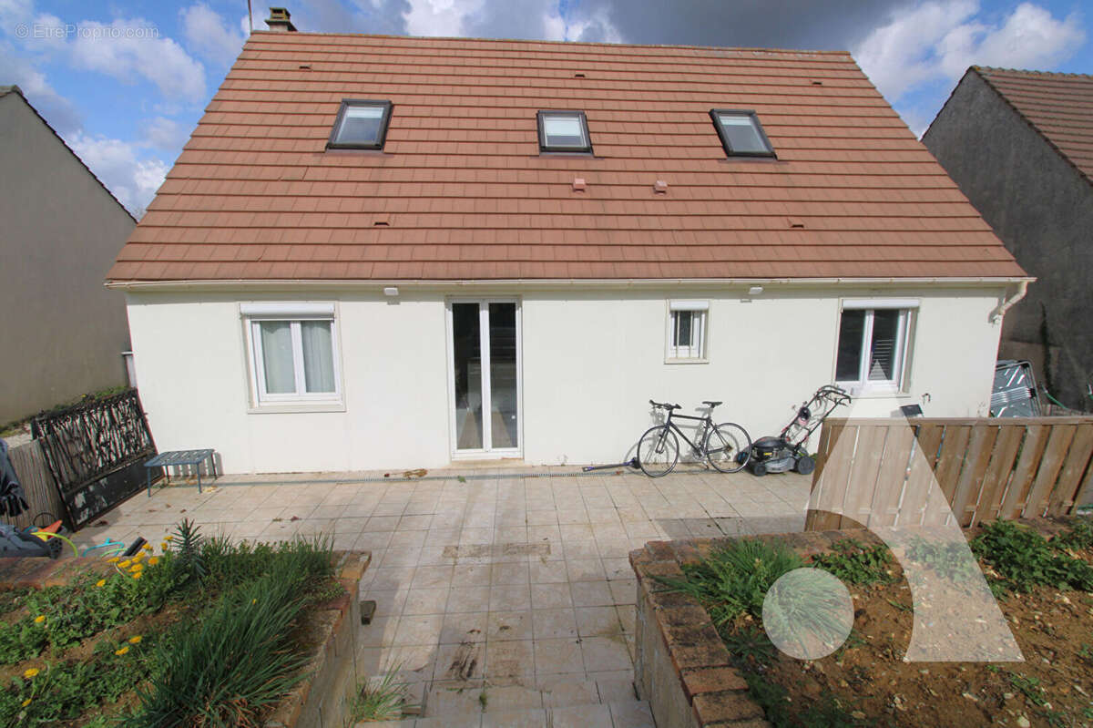 Maison à REMY