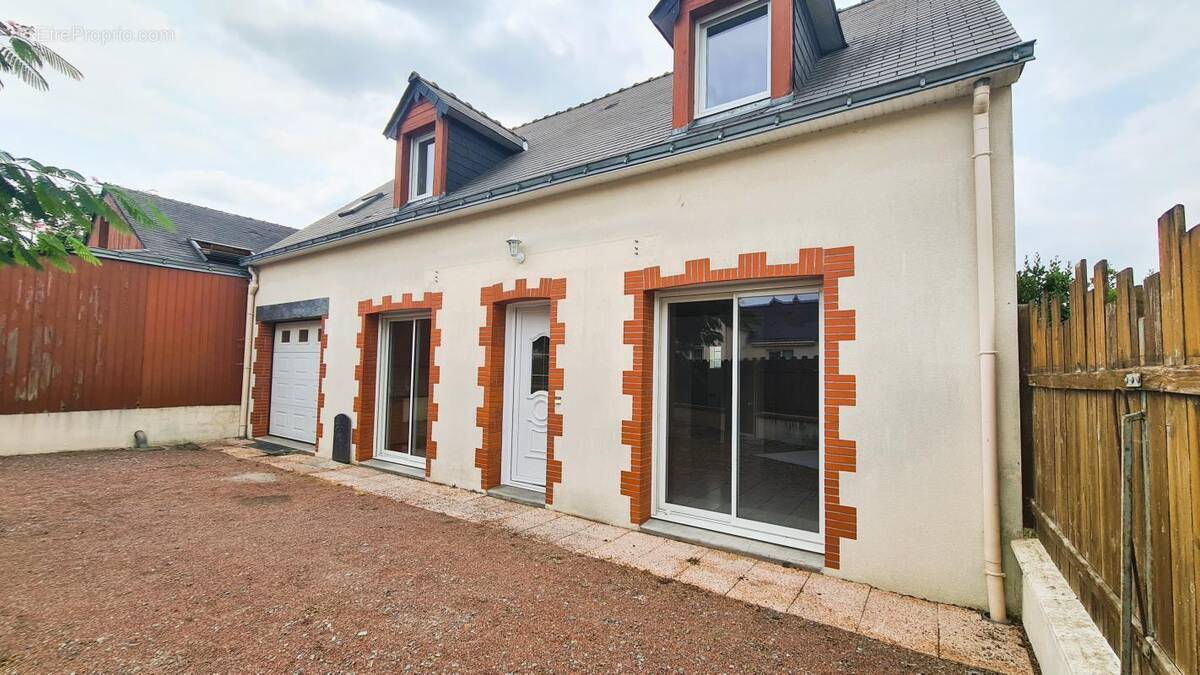 Maison à SAFFRE
