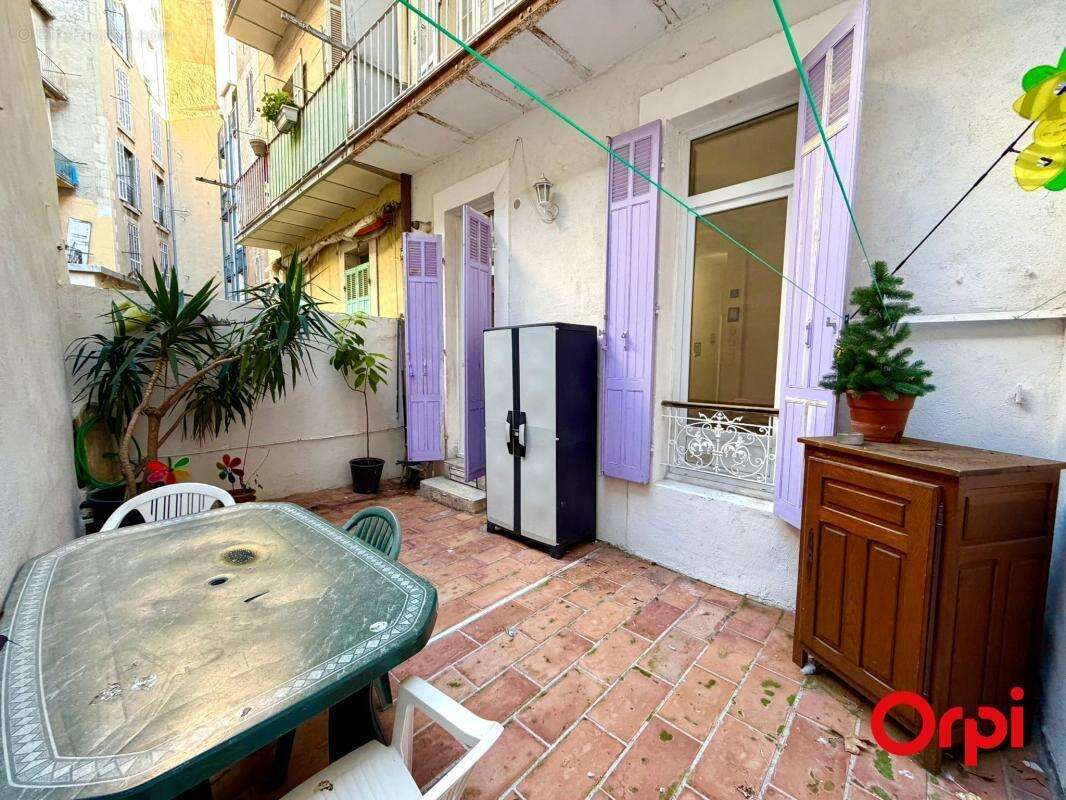 Appartement à MARSEILLE-3E