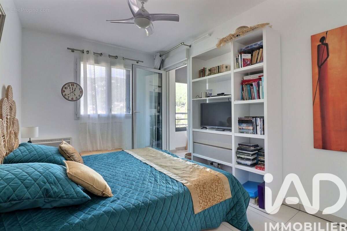 Appartement 90 m² à Cuges-Les-Pins  - photo 8