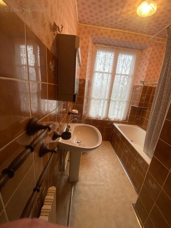 Maison en pierre 4 chambres proche de MUR DE BARREZ (12) - photo 12