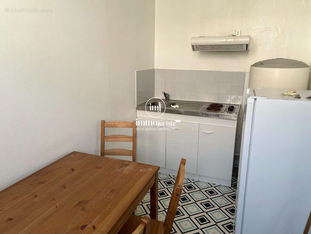 Appartement 420 m² à Limoges  - photo 5