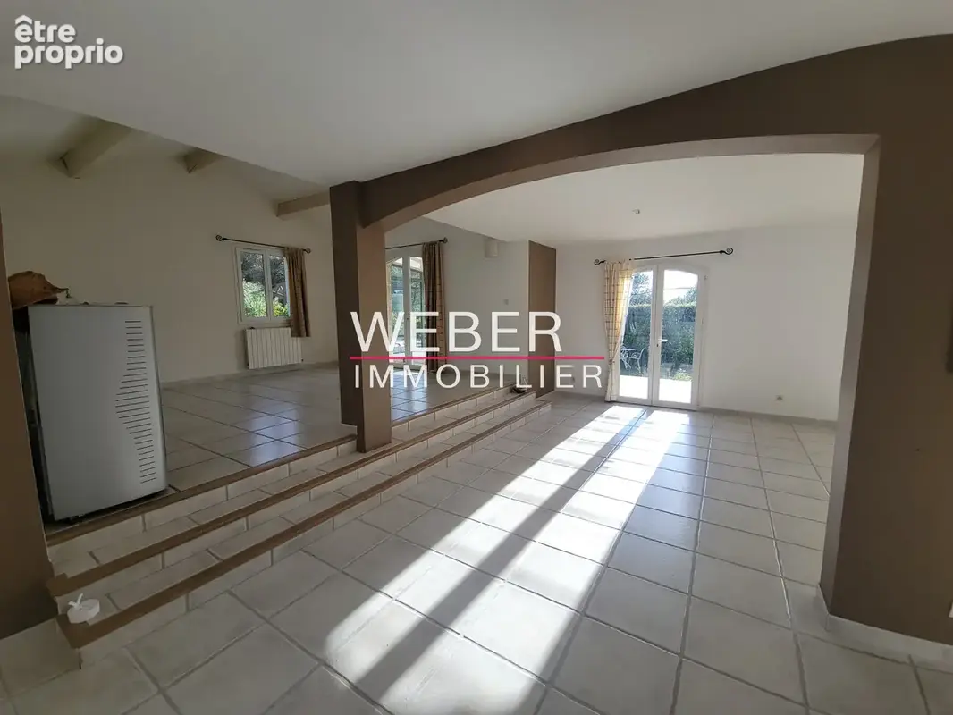 EVENOS - Villa familiale 4 chambres piscine terrain 4000 m2 - photo 2