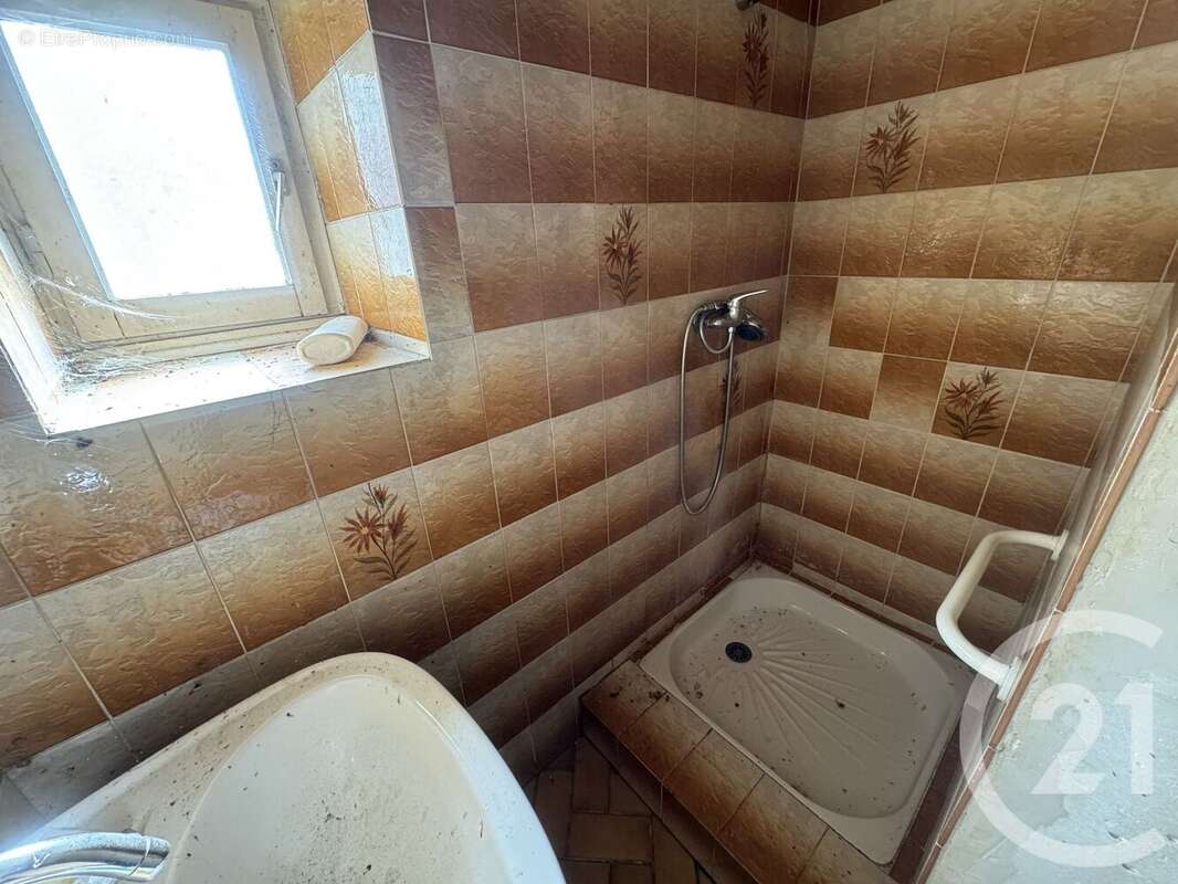 Maison à CHATEL-CENSOIR