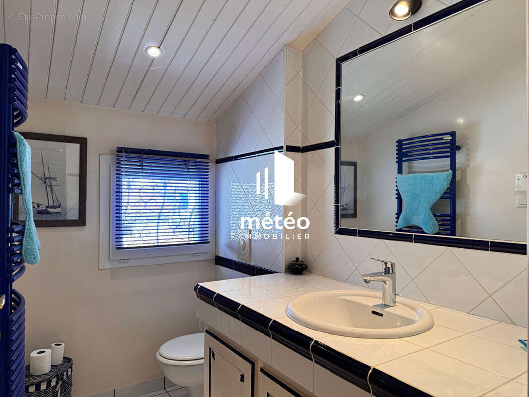 Maison à vendre à la Chaume avec vue mer et proche de la plage - photo 3
