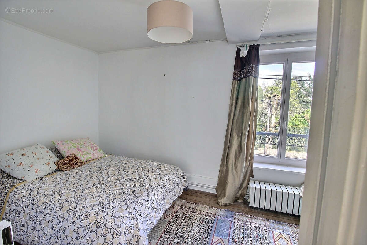 Maison  bourgeoise à  nogent le roi - photo 8