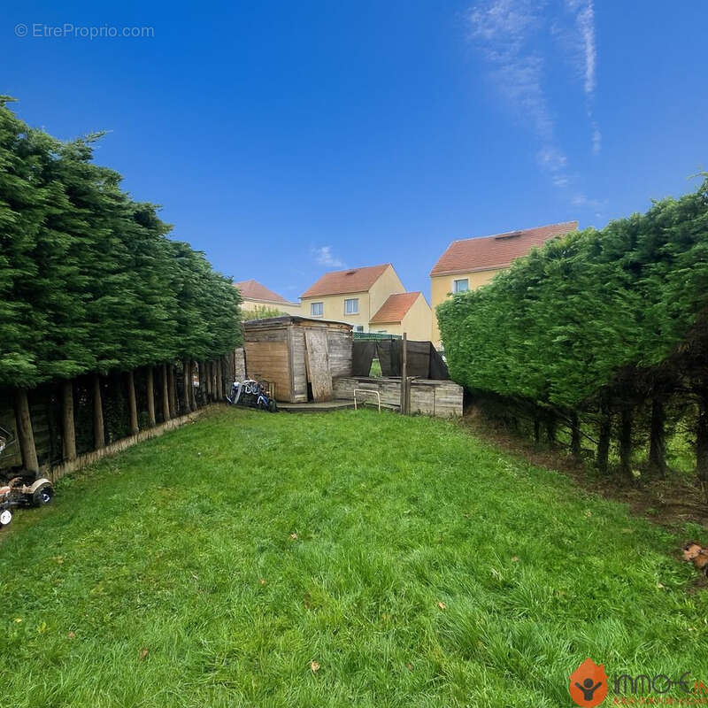 Maison à BAILLY-ROMAINVILLIERS