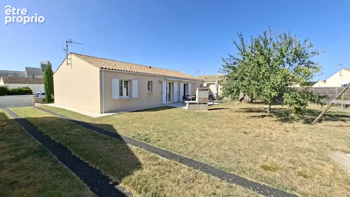 Maison à BEURLAY