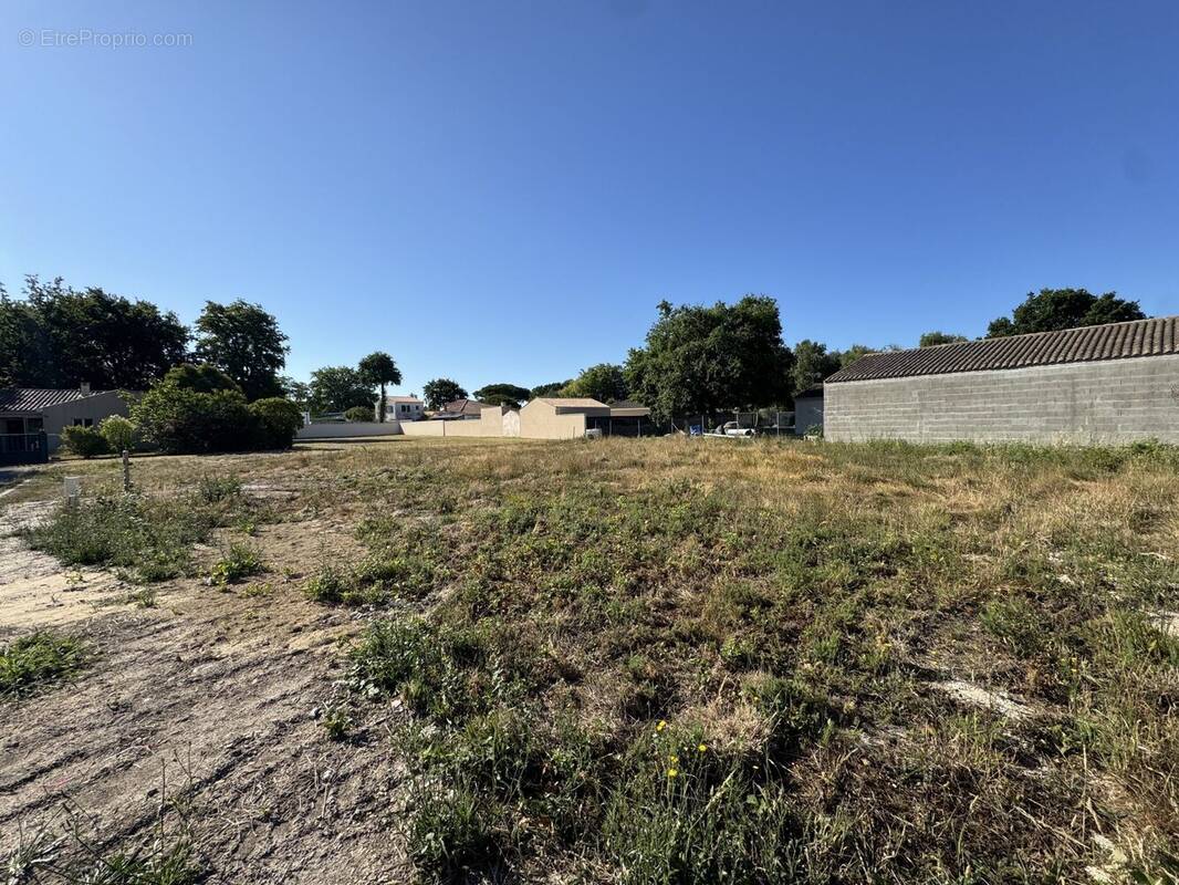 Terrain à ETAULES