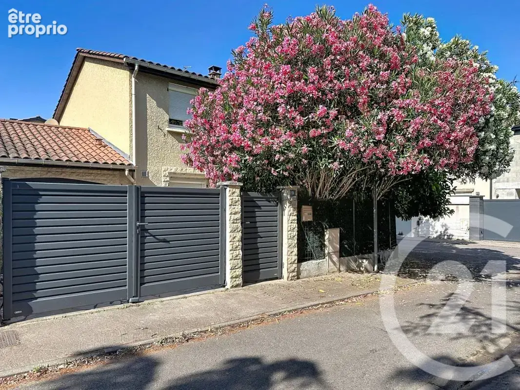 Maison 80 m² à Saint-Fons  - photo 8