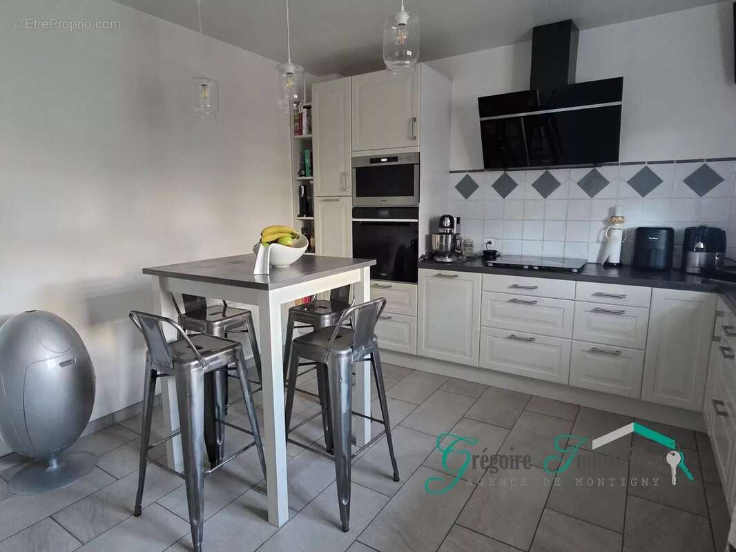 Maison à MONTIGNY-SUR-LOING